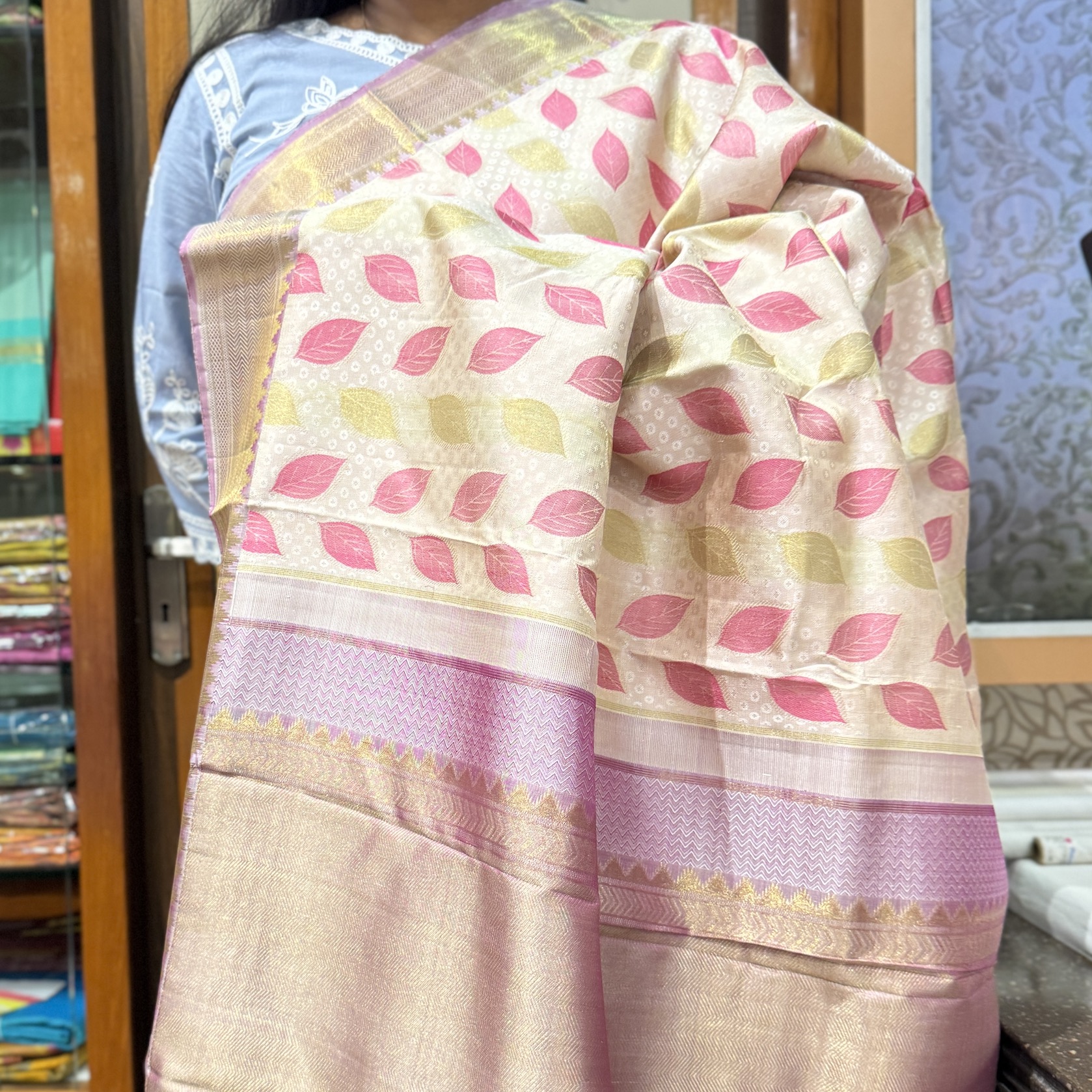 Runaway White Kanchipuram Silk Saree Runaway White Kanchipuram Silk Saree