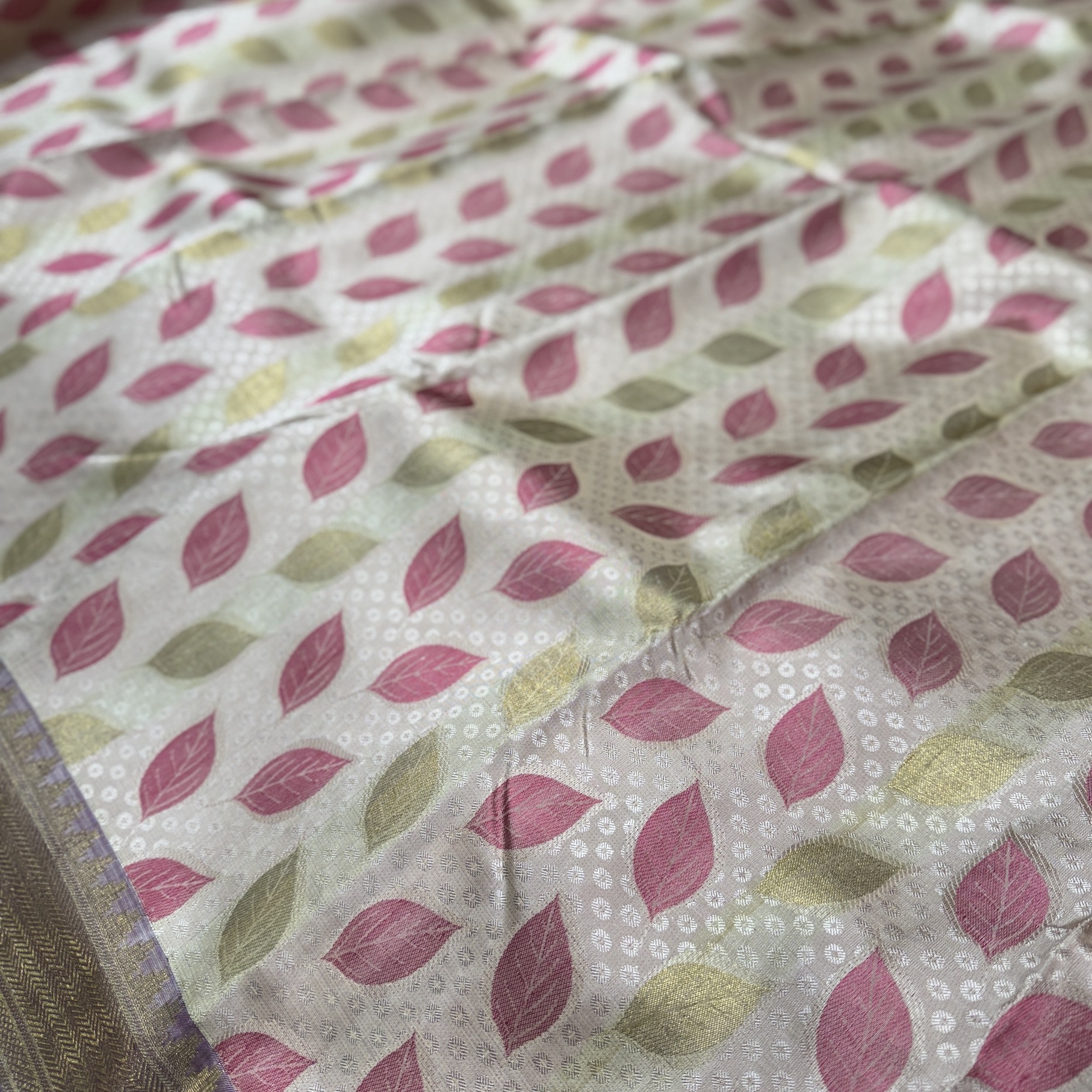 Runaway White Kanchipuram Silk Saree Runaway White Kanchipuram Silk Saree