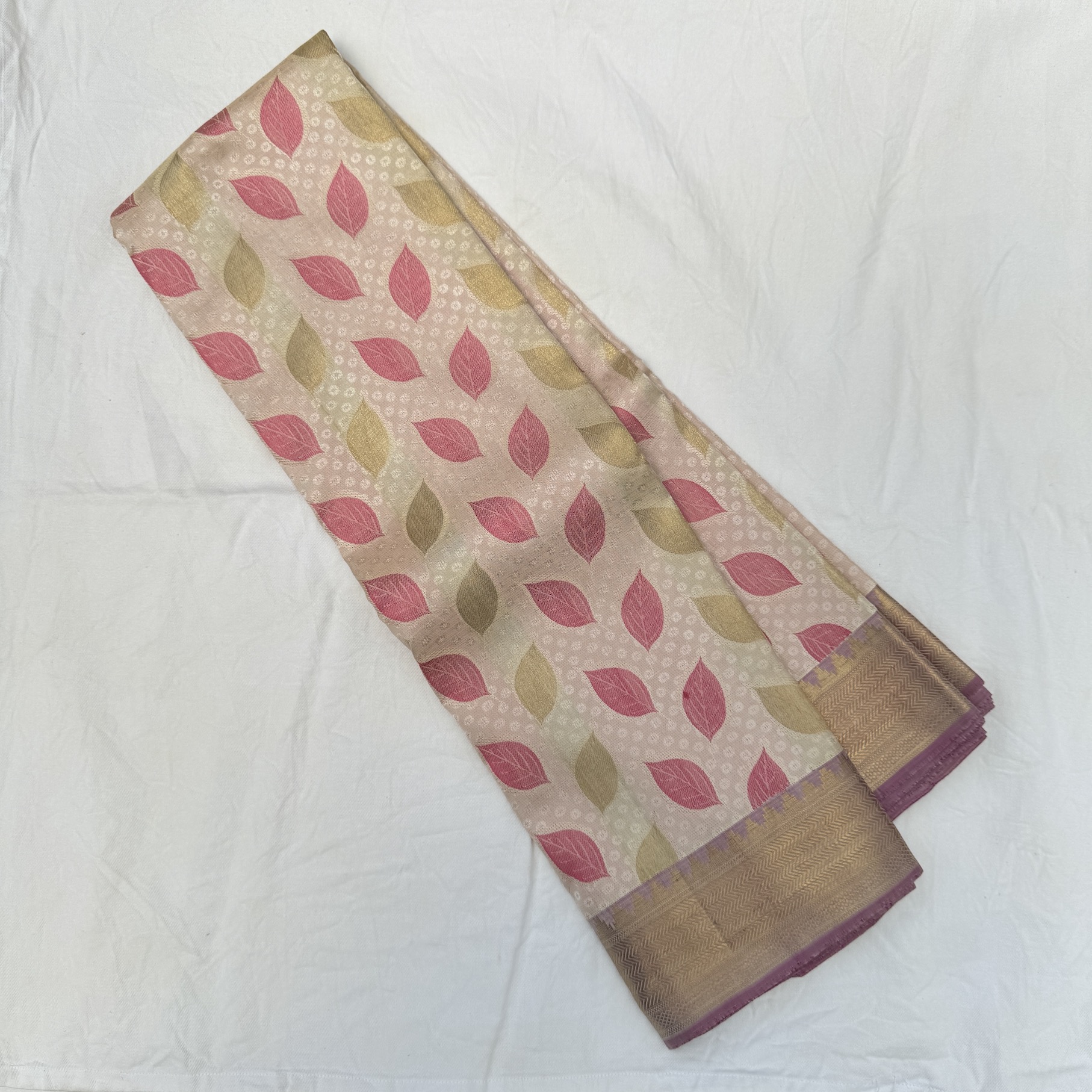 Runaway White Kanchipuram Silk Saree Runaway White Kanchipuram Silk Saree