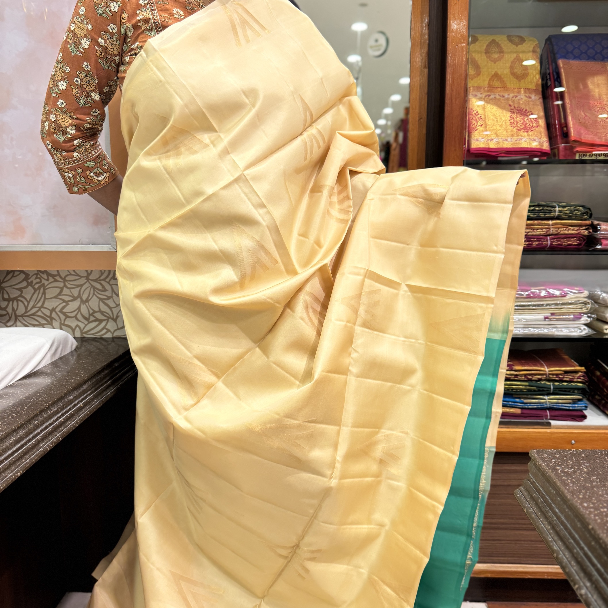 Chariot White Soft Silk Saree Chariot White Soft Silk Saree
