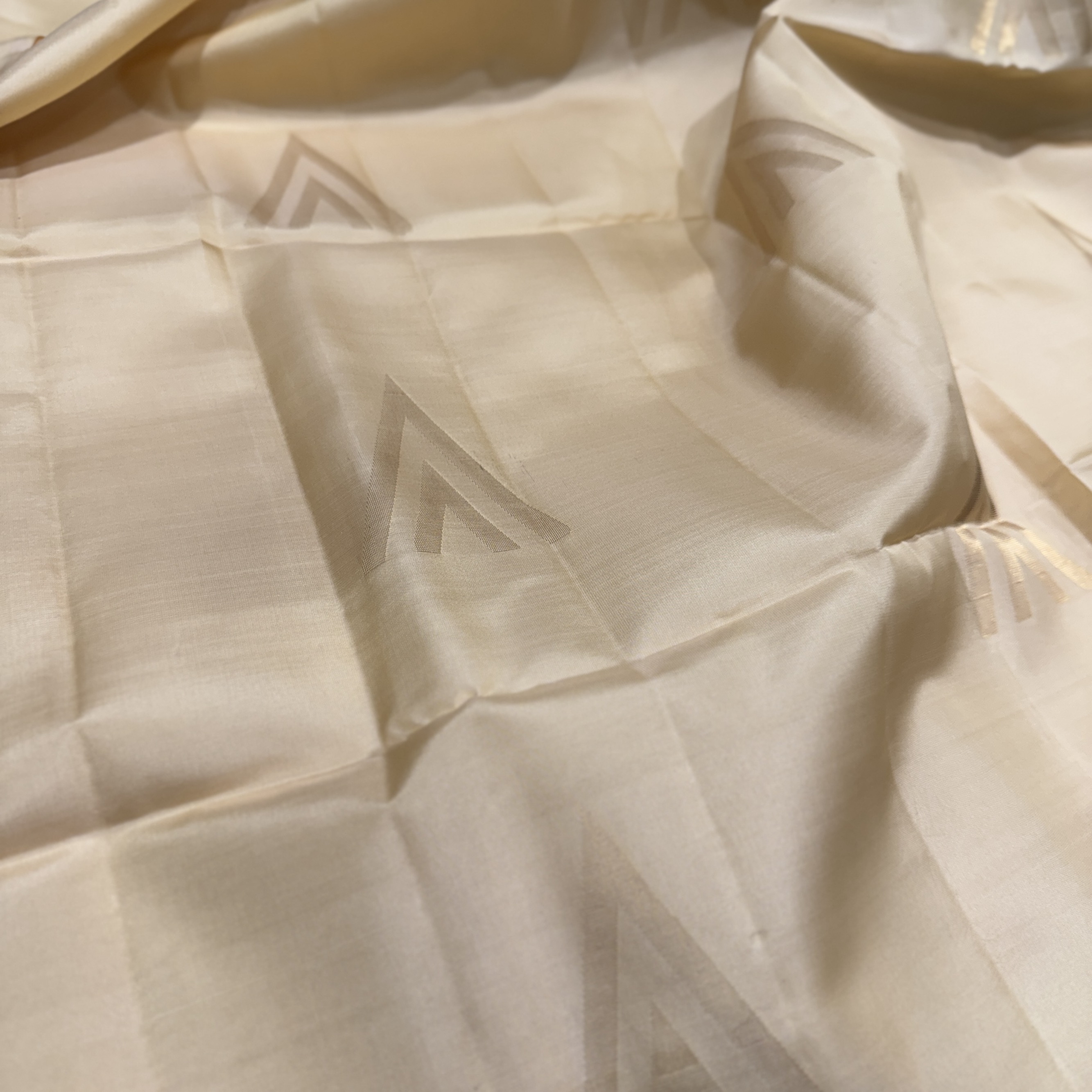 Chariot White Soft Silk Saree Chariot White Soft Silk Saree