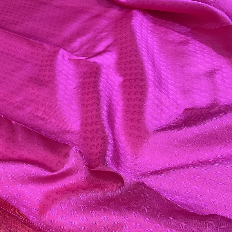 Salsa Pink Kanchipuram with Thilagam Embose Salsa Pink Kanchipuram with Thilagam Embose