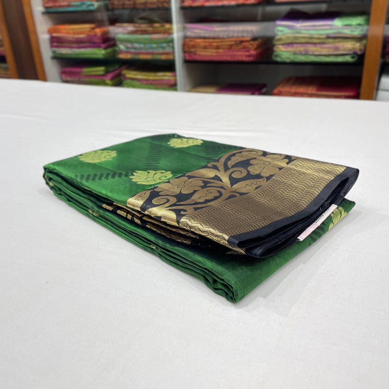 Emerald Green Kanchipuram with Raven Gray Emerald Green Kanchipuram with Raven Gray