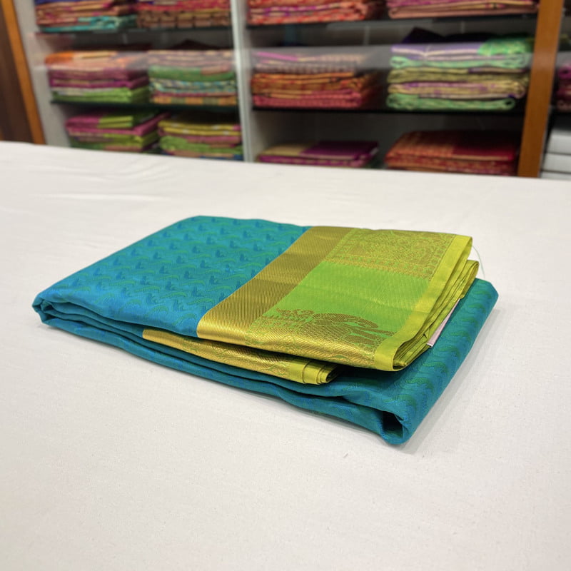 Meadow Green Kanchipuram with Leaf Green Meadow Green Kanchipuram with Leaf Green