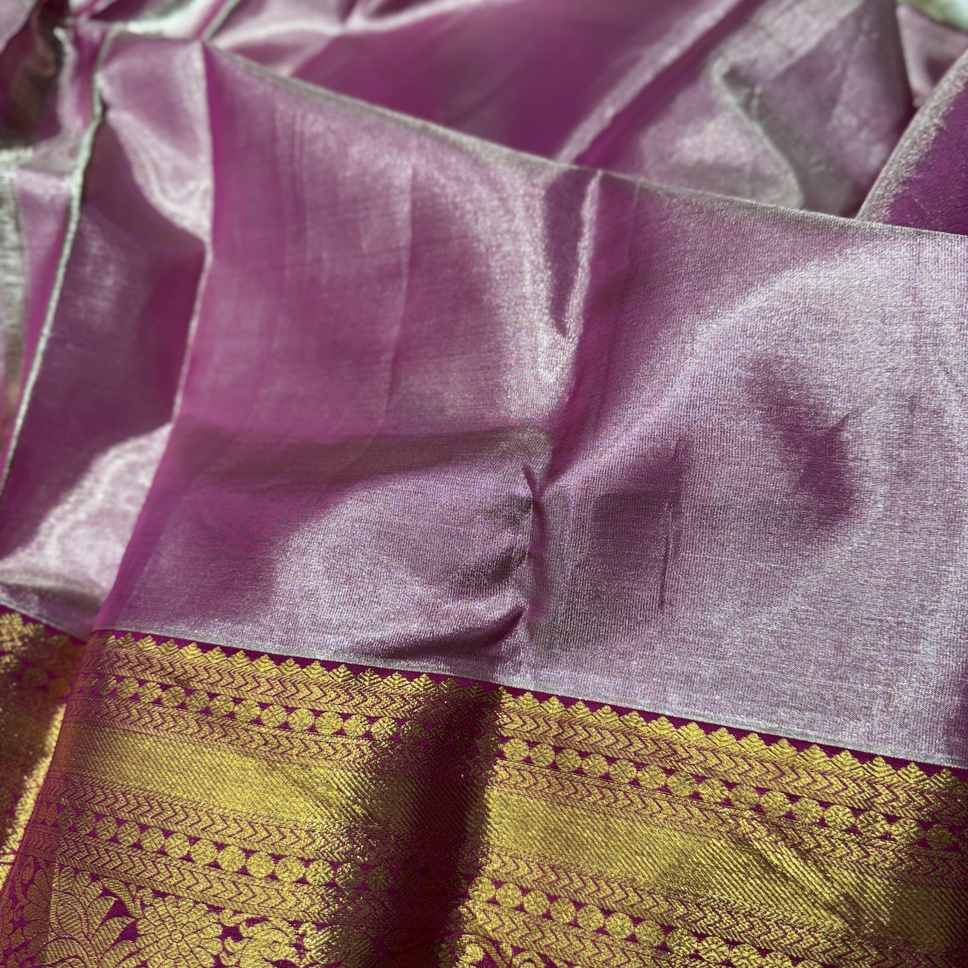 Peacock Motif Kanjivaram Tissue Saree Peacock Motif Kanjivaram Tissue Saree